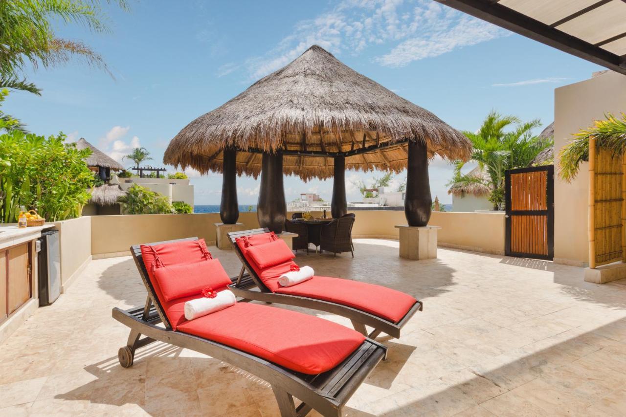 Hotel El Taj Oceanfront And Beachside 4*