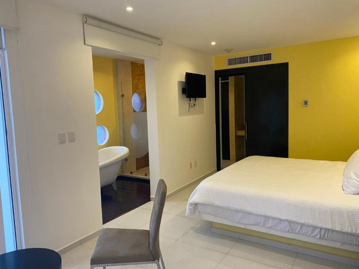 Cache & (adults Only) Hotel