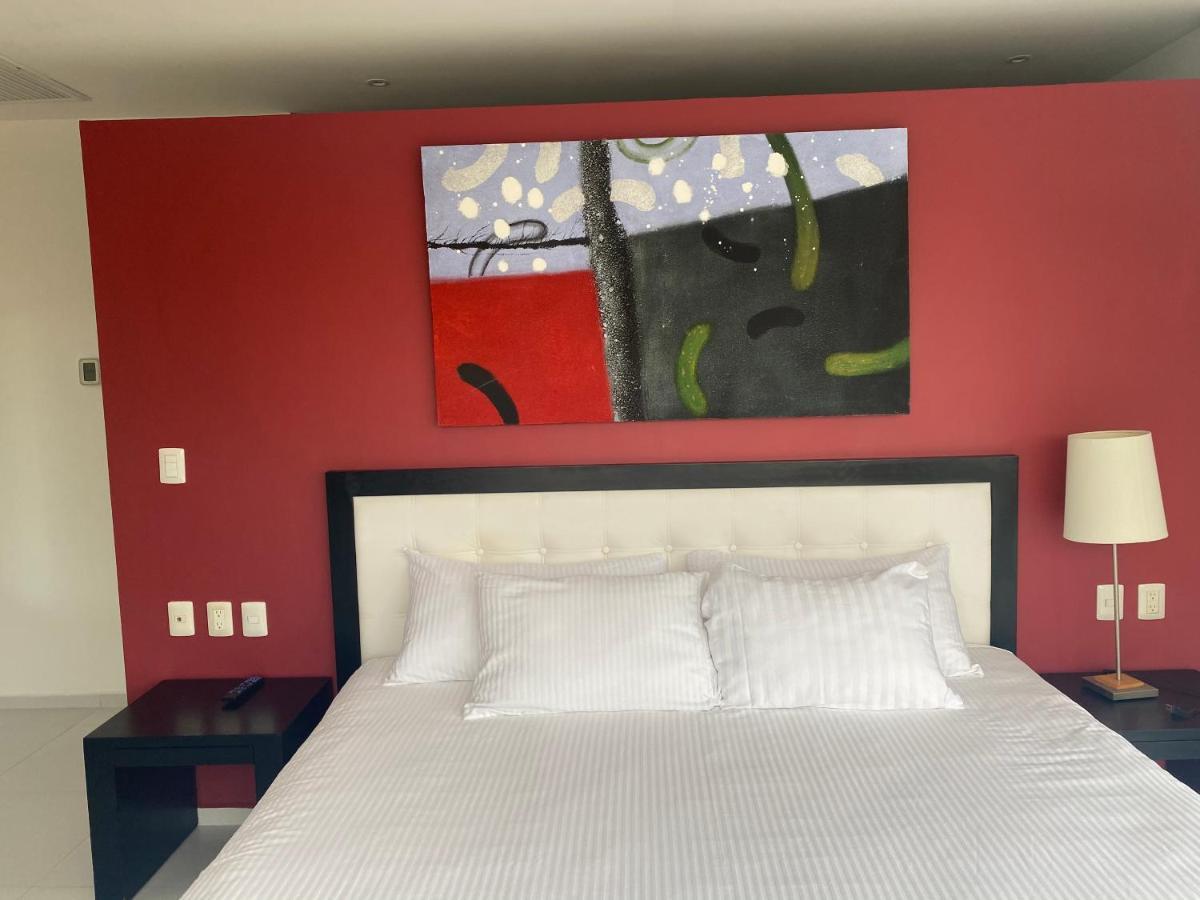 Cache & (adults Only) Hotel
