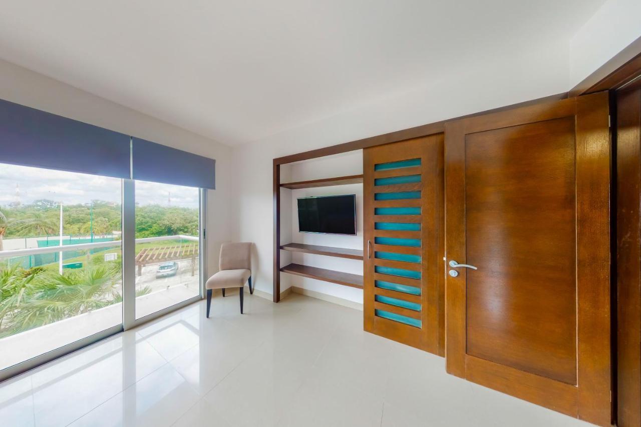 Hakuna Matata 725n At Mareazul Beachfront Apartment *