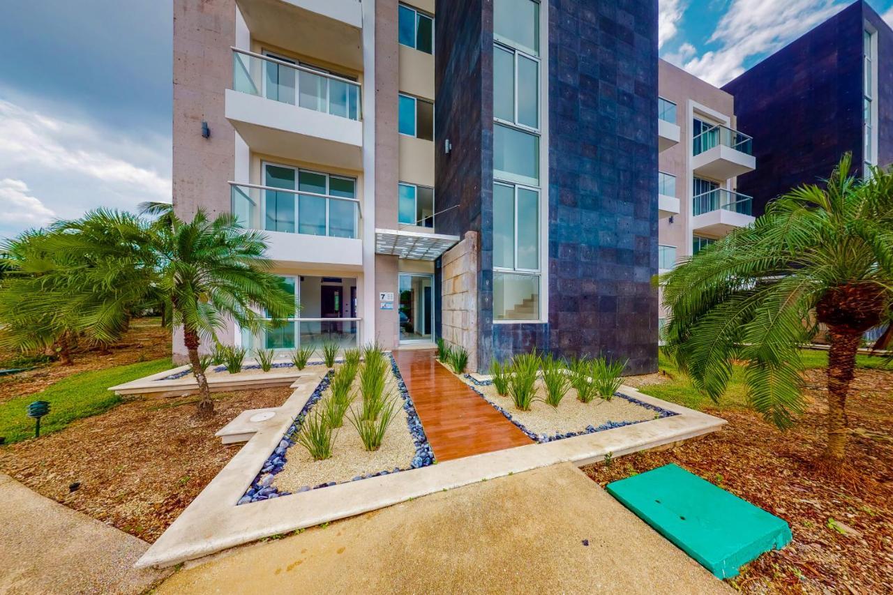 Hakuna Matata 725n At Mareazul Beachfront Apartment Playa del Carmen
