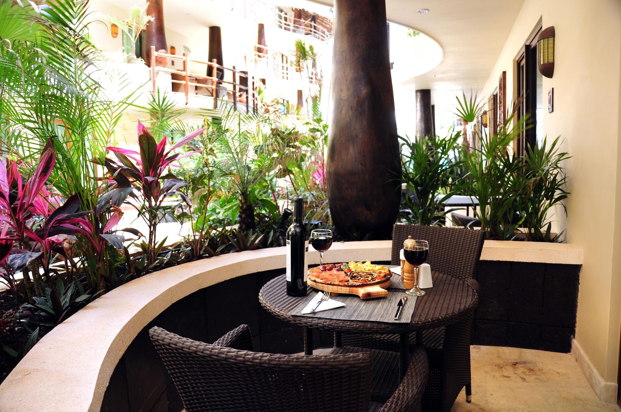 El Taj Oceanfront And Beachside Playa del Carmen
