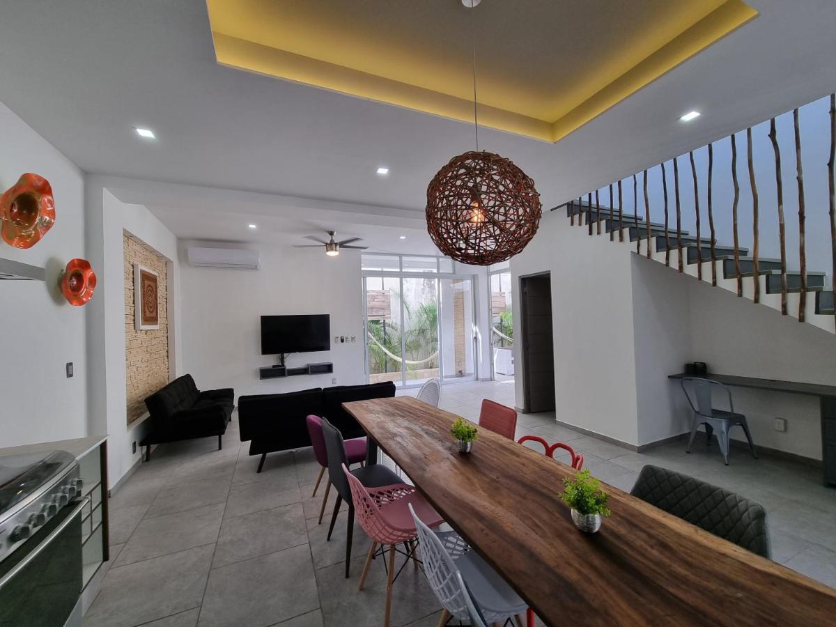 Modern Rutelena +good Location+pool+ac+sleeps 12