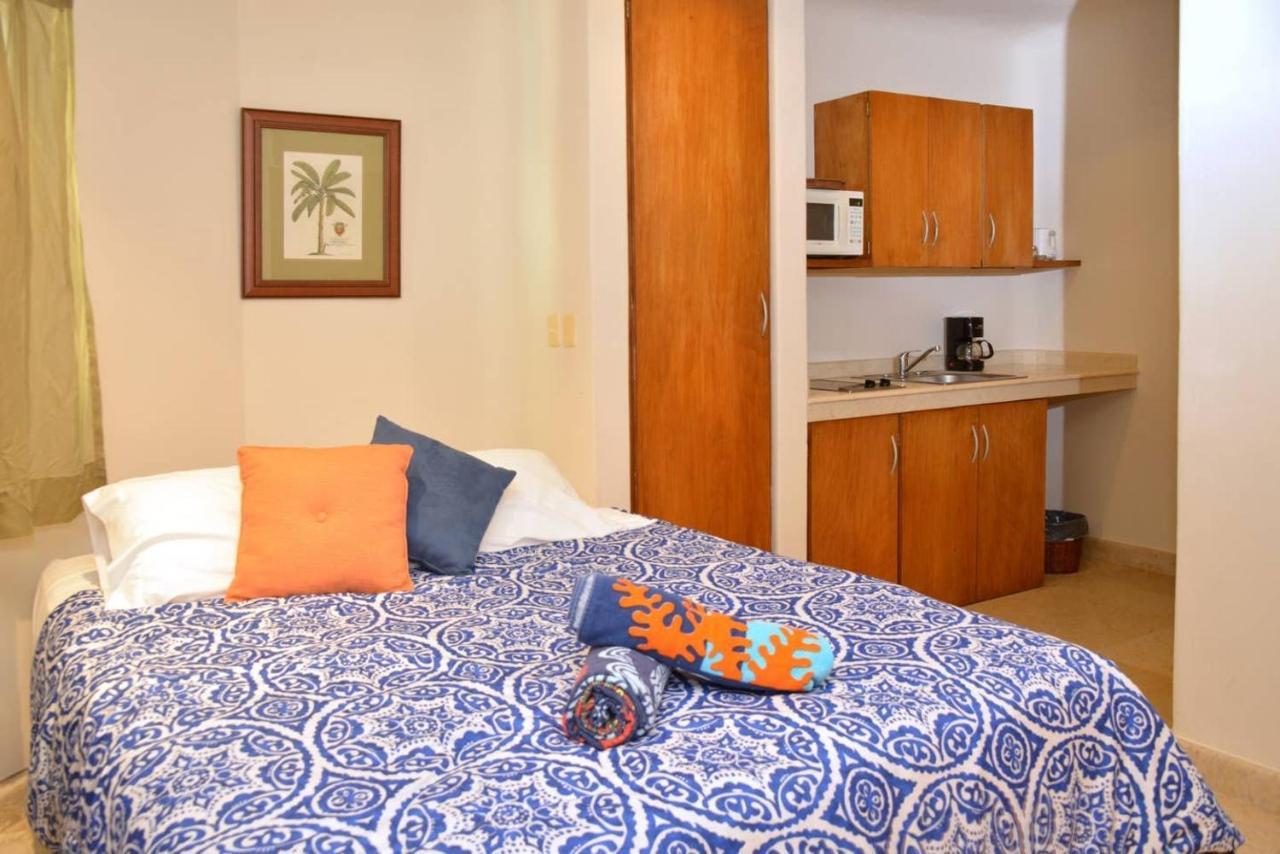 Blue Palms Suites, Pool Onsite, Steps To The & 5th Ave Apartamento