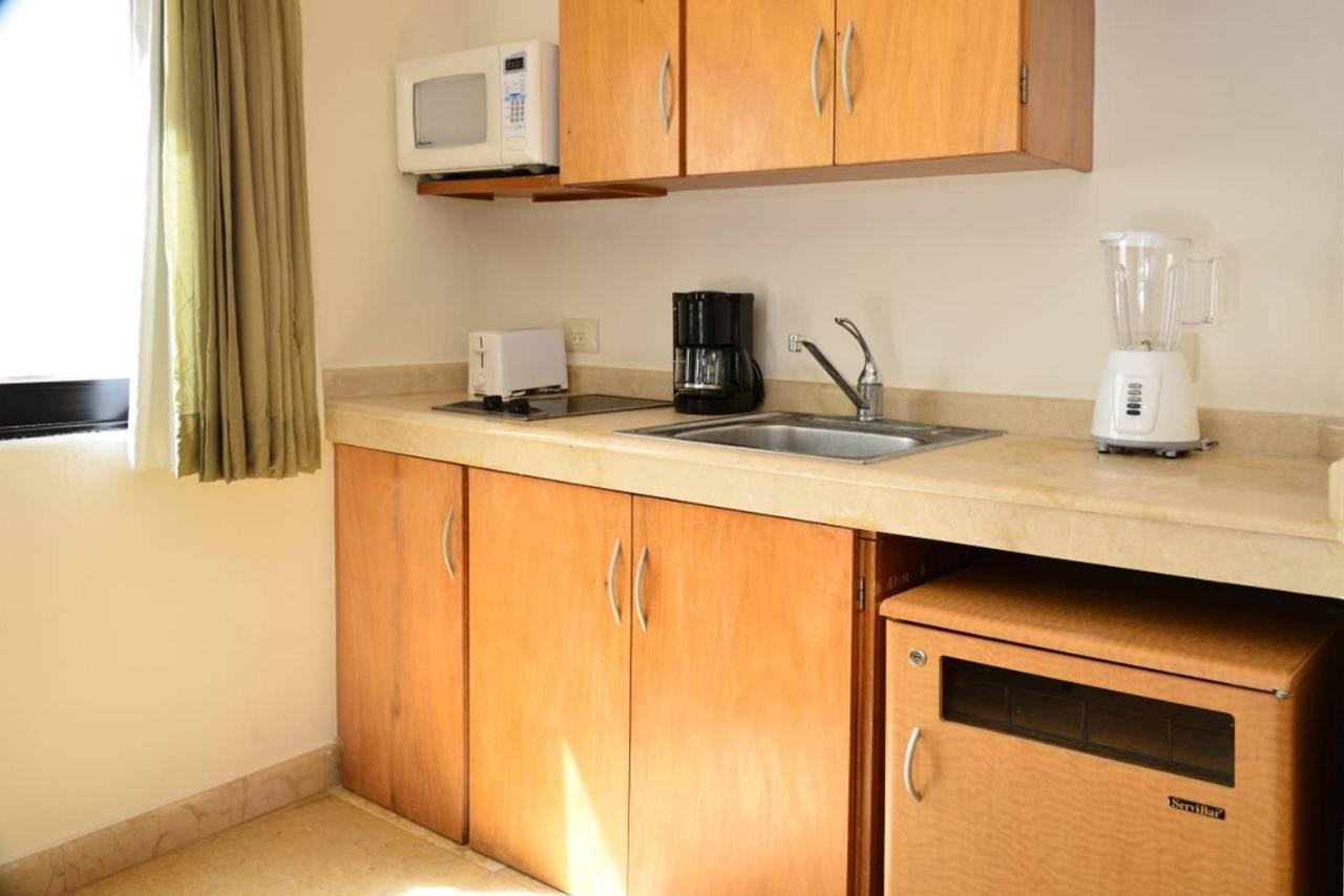 Blue Palms Suites, Pool Onsite, Steps To The & 5th Ave Apartamento