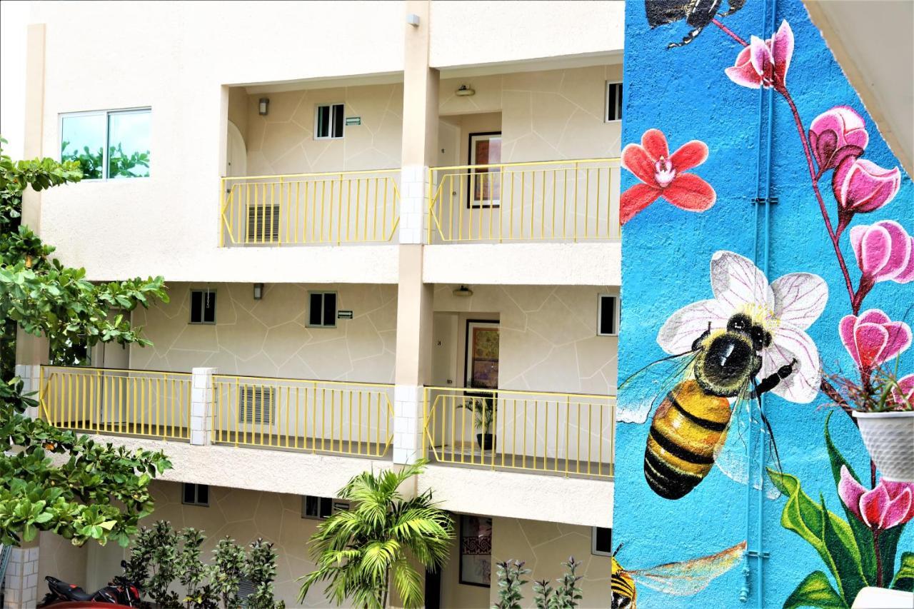 12 Bees By Kavia
