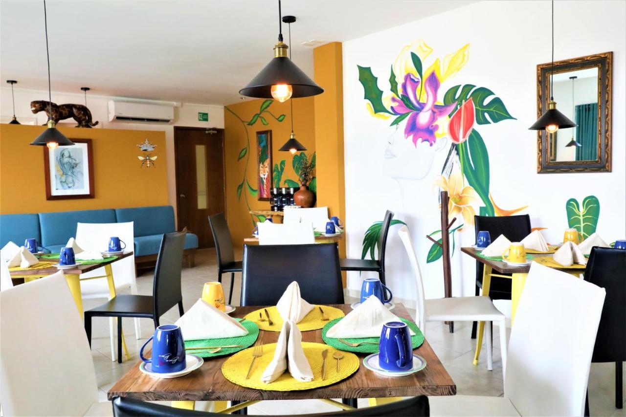12 Bees By Kavia Hotel