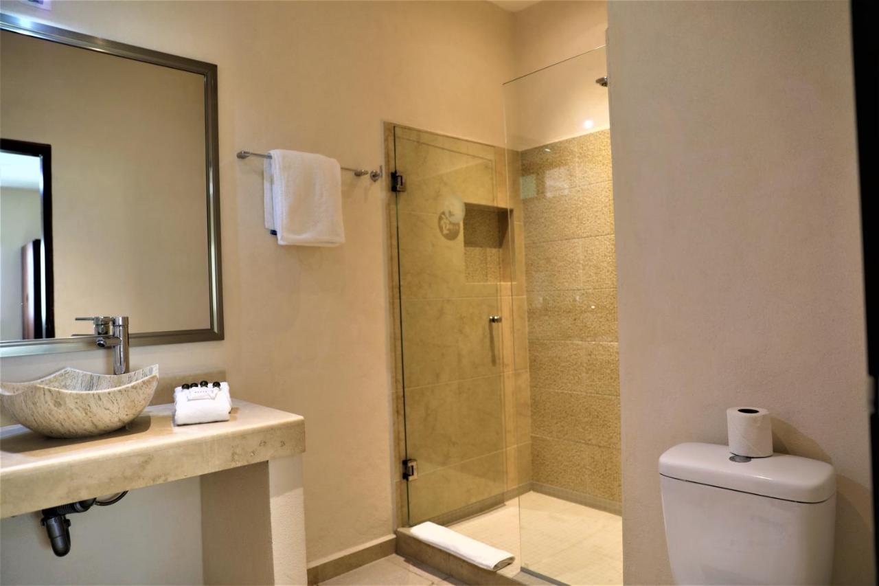 12 Bees By Kavia Hotel 3*