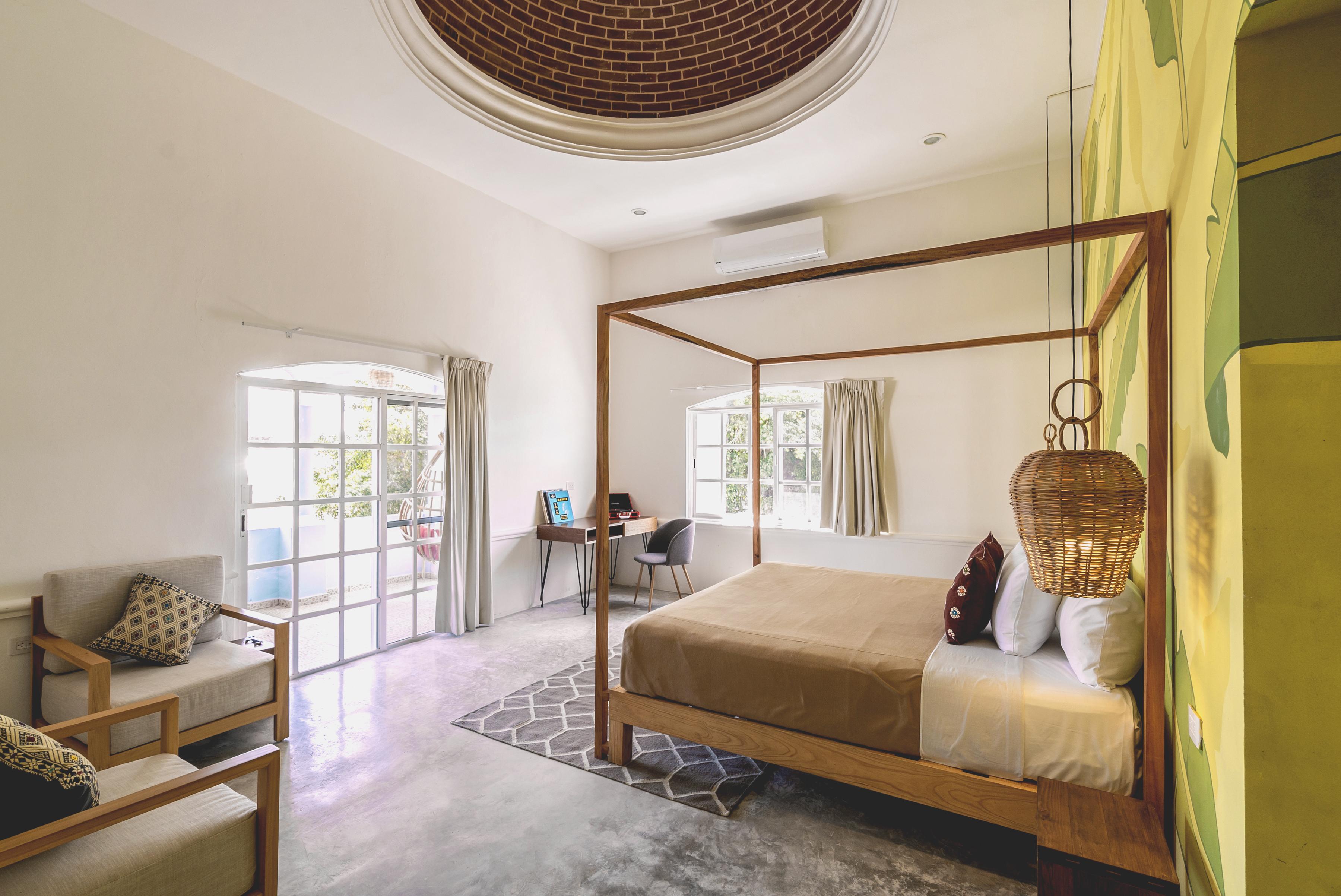 Selina Hotel 2*