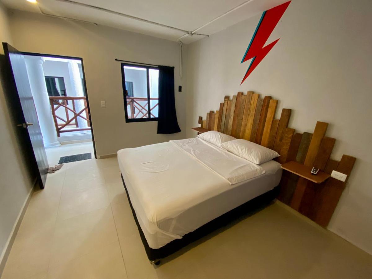 Hostel Why Not Rooftop Party Playa del Carmen