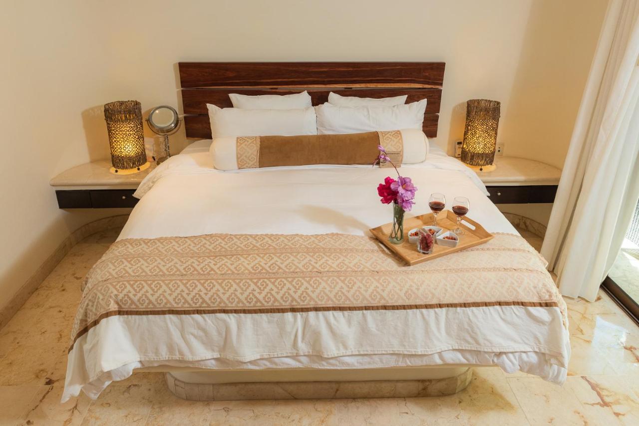 El Taj Oceanfront And Beachside Playa del Carmen