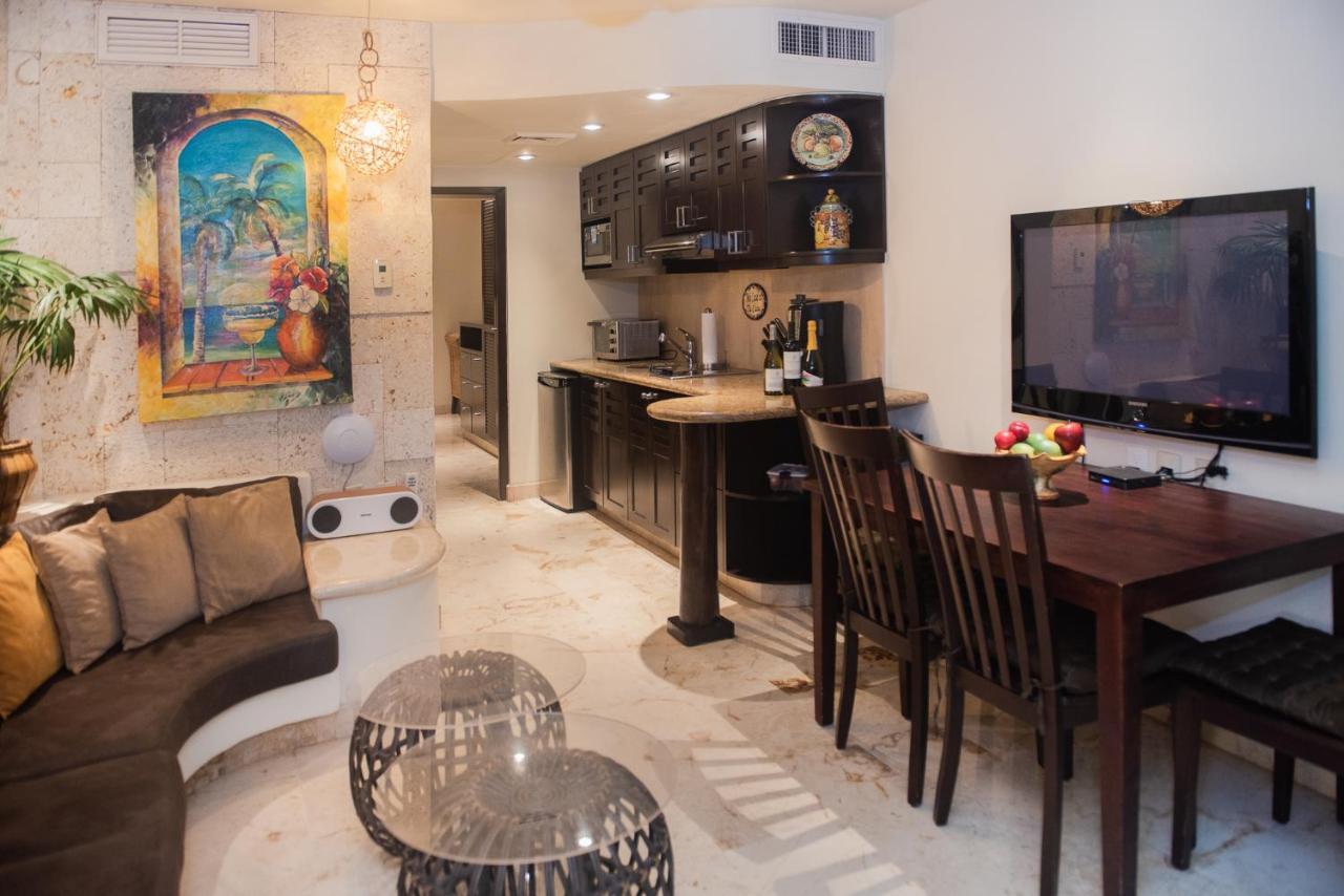 El Taj Oceanfront And Beachside 4*