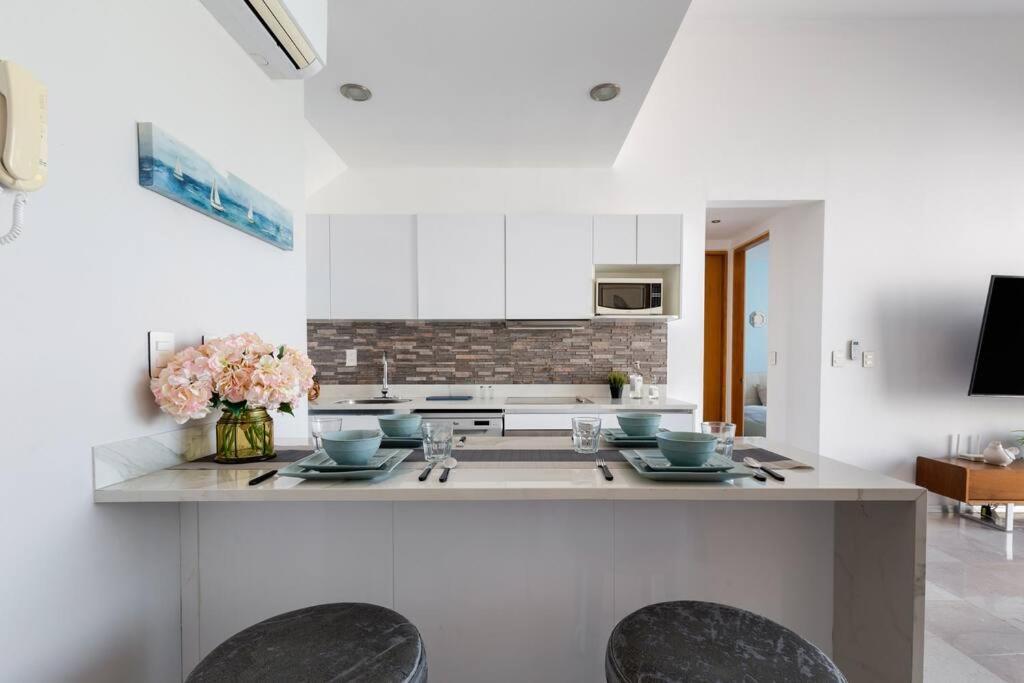 Luxury Penthouse And Private Rooftop Pool On 5ta Avenida Apartment