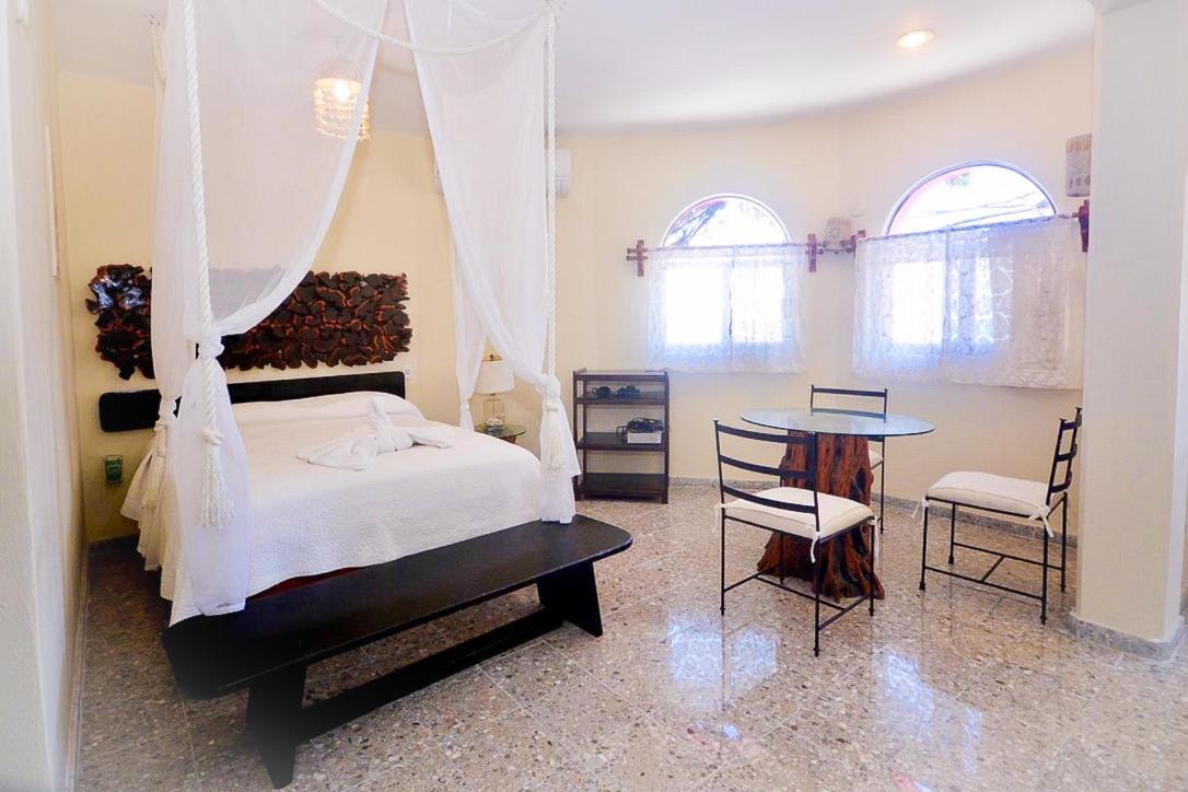 Delfin Hotel 2*