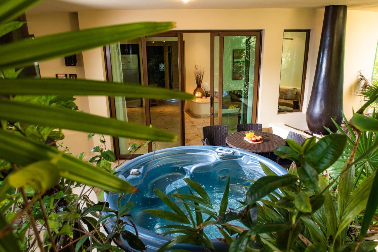 Hotel El Taj Oceanfront And Beachside Playa del Carmen