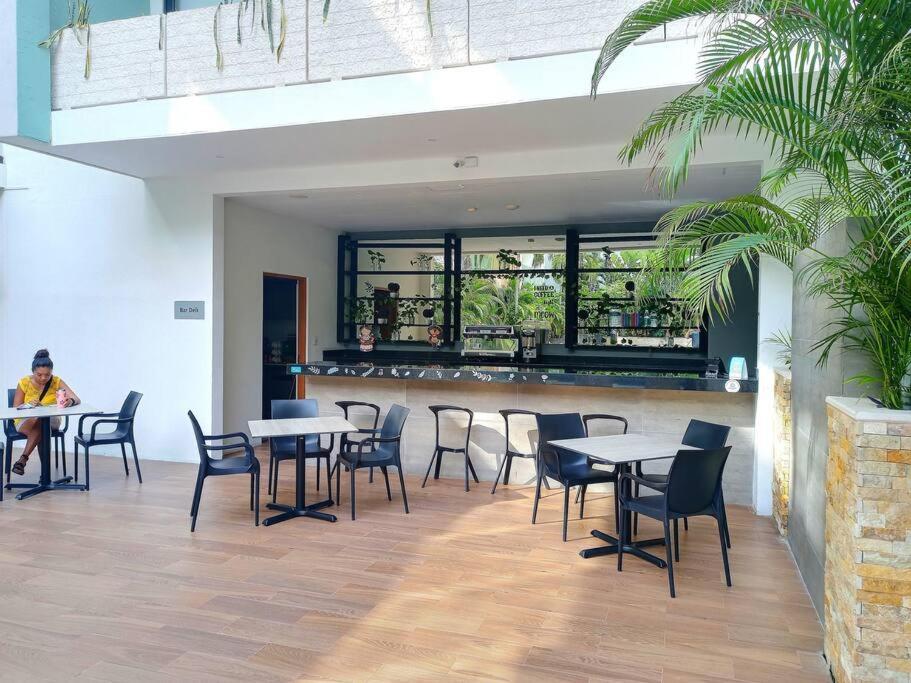 Your Exclusive In The - Amenities & Services For Free!! Appartement