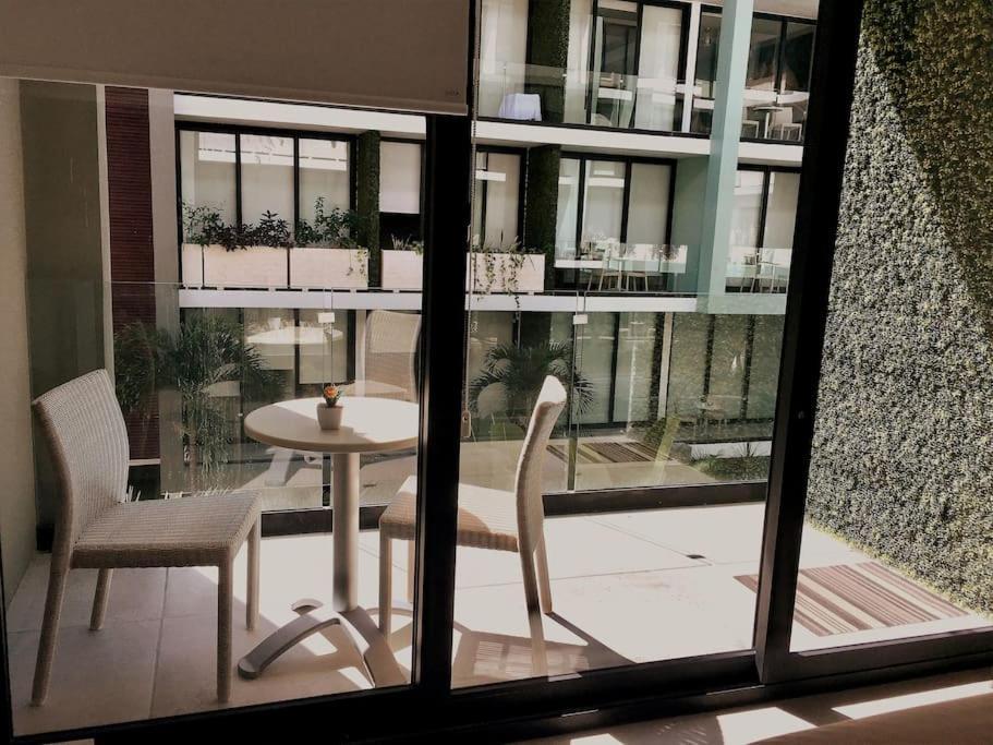 Your Exclusive In The - Amenities & Services For Free!! Appartement