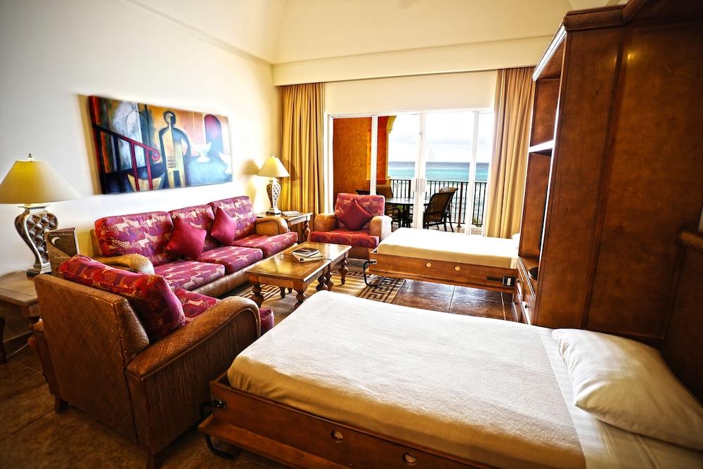 Resort The Royal Haciendas &