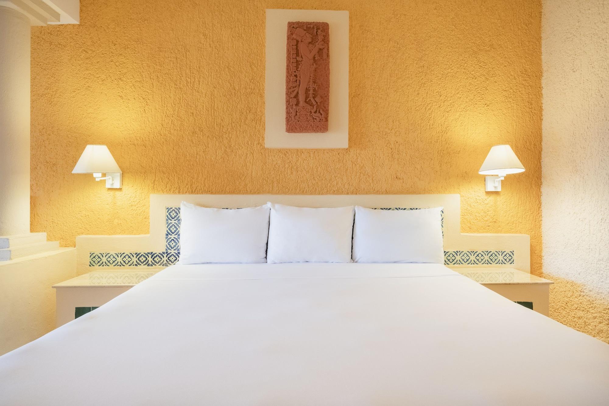Iberostar Waves Quetzal Resort 5*