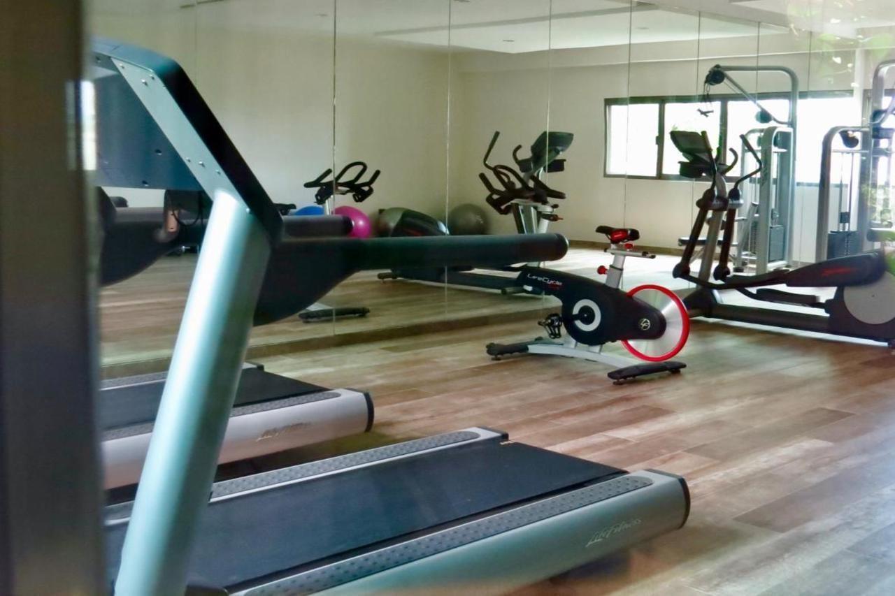 Palmarena & Residences - Long Comfort With Parking, Sauna, Gym & Pool - Steps From 5th Avenue Hotel