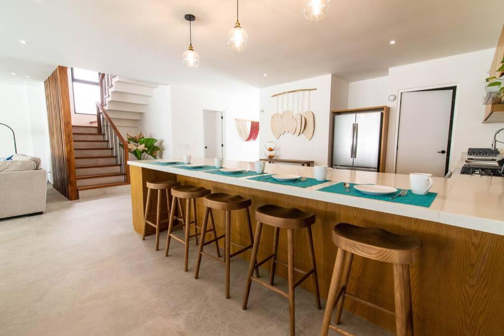 Beautiful 4br, Up To 8 Guests, Private Pool, 10 Min To Сasa de vacaciones *