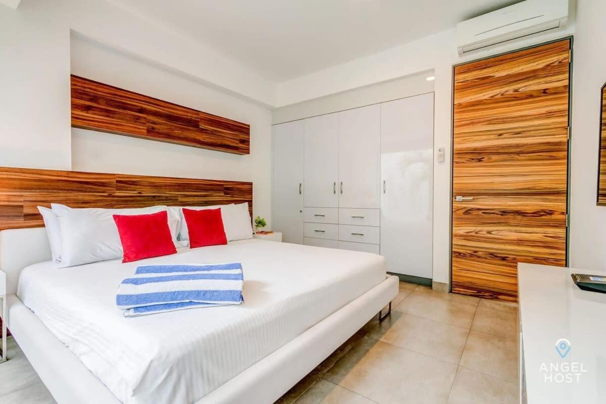 With Amenities Sleeps 8 Roof Pool Gym Ferienhaus
