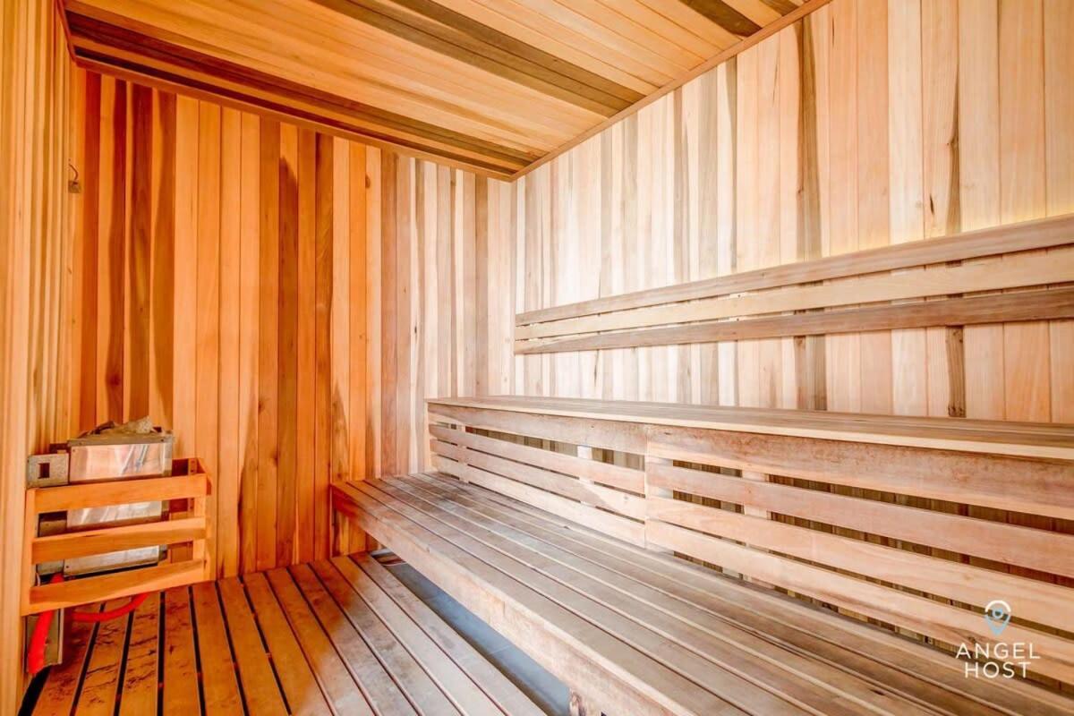 With Amenities Sleeps 8 Roof Pool Gym Ferienhaus *