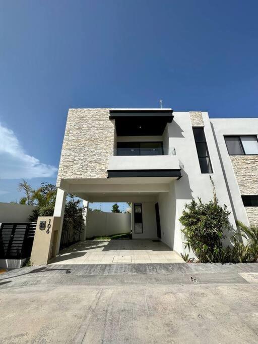 Big New House In Selvanova Coto 9 Vakantiehuis *