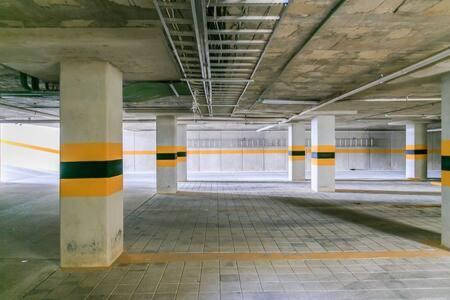 Apartment New In Residential Area With Amenities & 24hr Security *