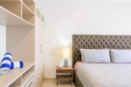 New In Residential Area With Amenities & 24hr Security Apartment