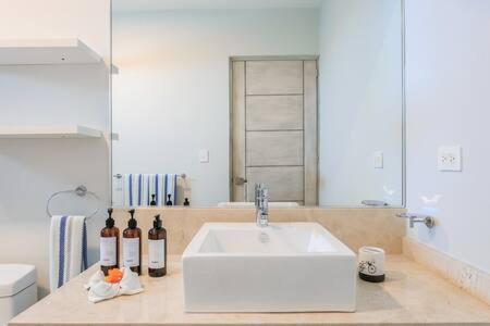 New In Residential Area With Amenities & 24hr Security *