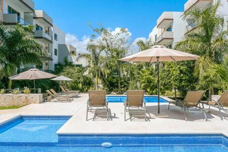 New In Residential Area With Amenities & 24hr Security *