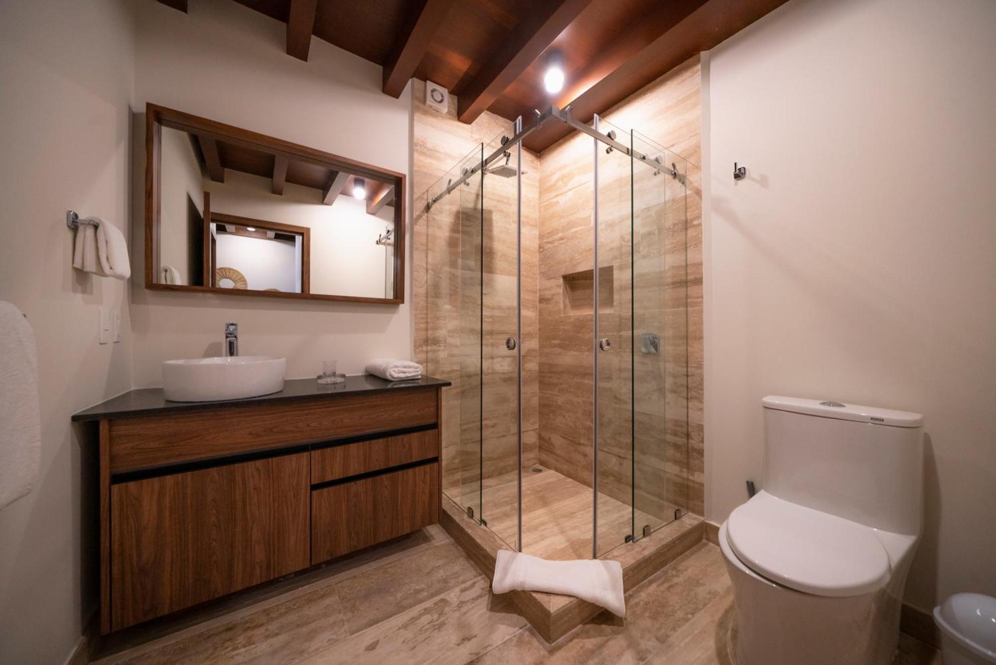 Luxury 2 Bedroom - Infinity Pool At Awa Residences In Playacar, Awa 107 Holiday home Playa del Carmen