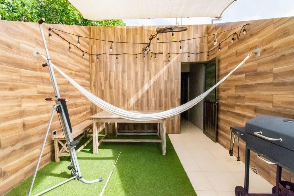 Cenote Penthouse Terraza & Jacuzzi Panoramicos, Muy Amplio, 2 Pisos Tu Uso Personal Y Exclusivo, 3 Recamaras, Excelente Ubicacion, La Playa Y La Quinta Av Caminando A 10 Minutos, Cerca De Restaurantes, Bares, Bancos, Nomadas Digitales 150 Mbps *