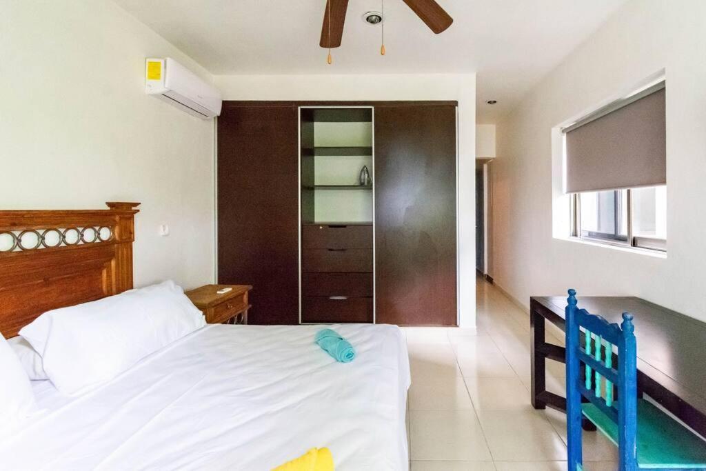Cenote Penthouse Terraza & Jacuzzi Panoramicos, Muy Amplio, 2 Pisos Tu Uso Personal Y Exclusivo, 3 Recamaras, Excelente Ubicacion, La Playa Y La Quinta Av Caminando A 10 Minutos, Cerca De Restaurantes, Bares, Bancos, Nomadas Digitales 150 Mbps *