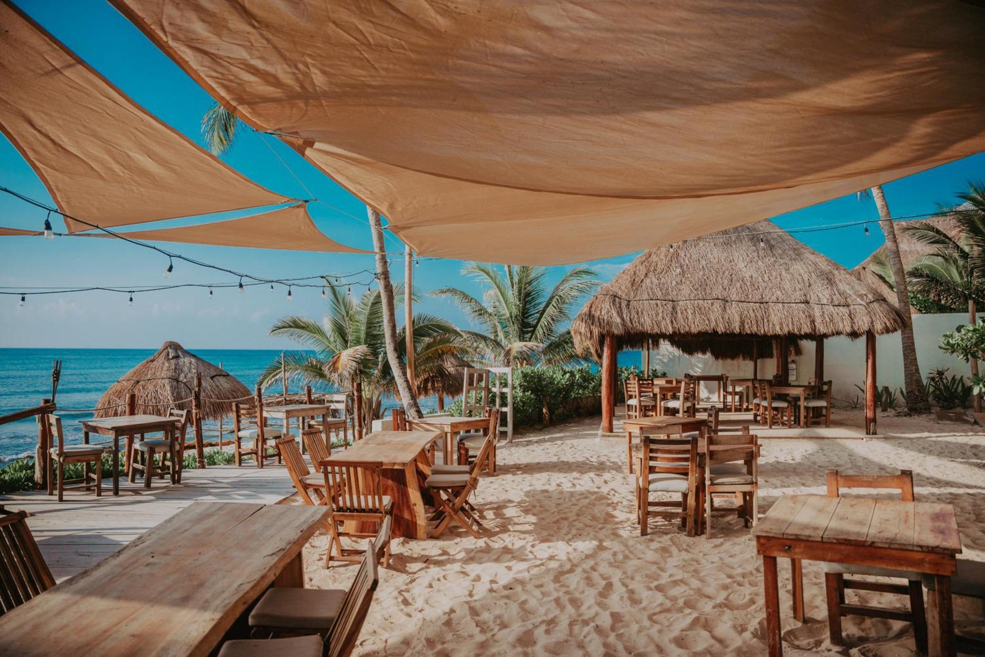 Hotel Petit Lafitte Front & 4*