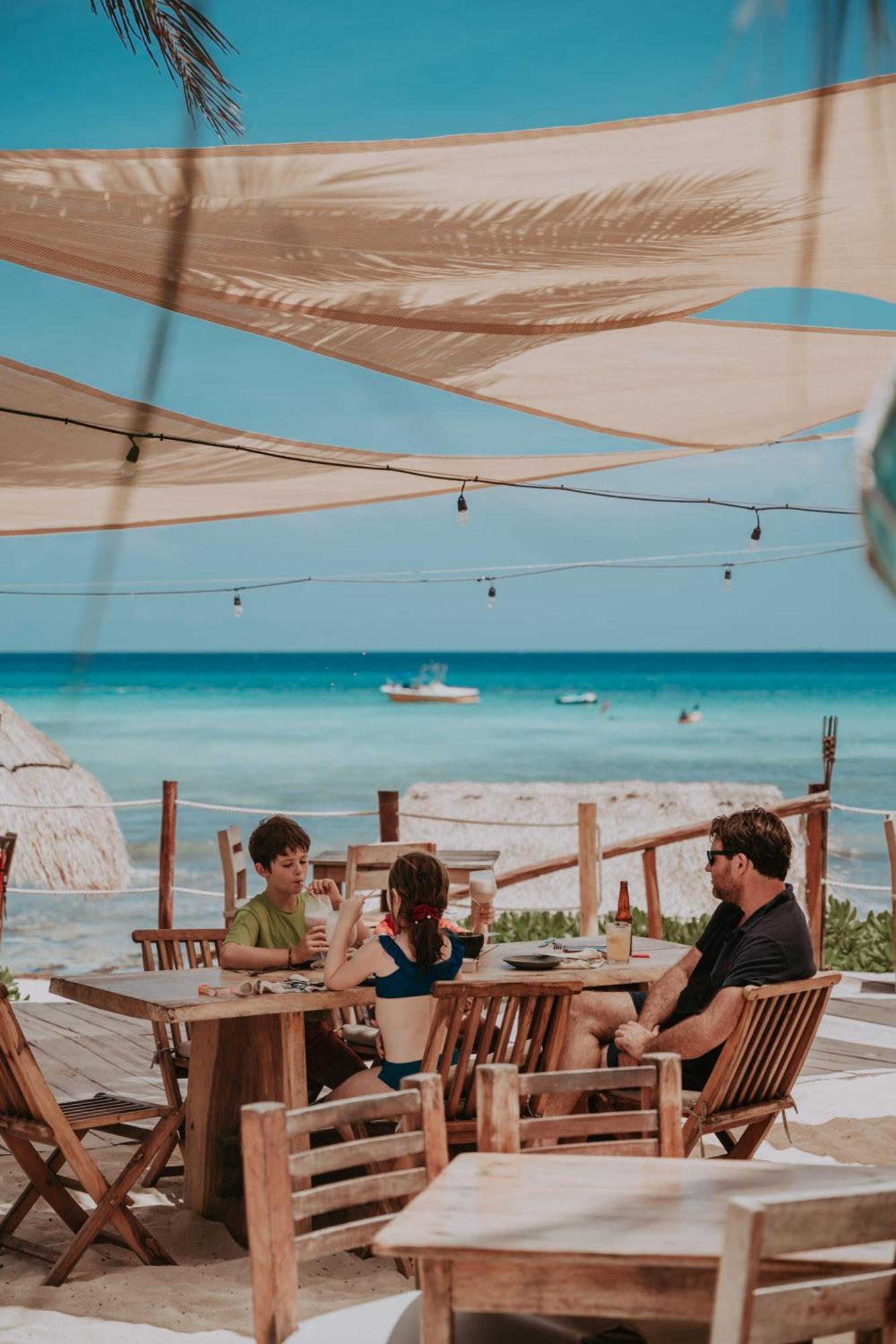 Petit Lafitte Front & Hotel Playa del Carmen