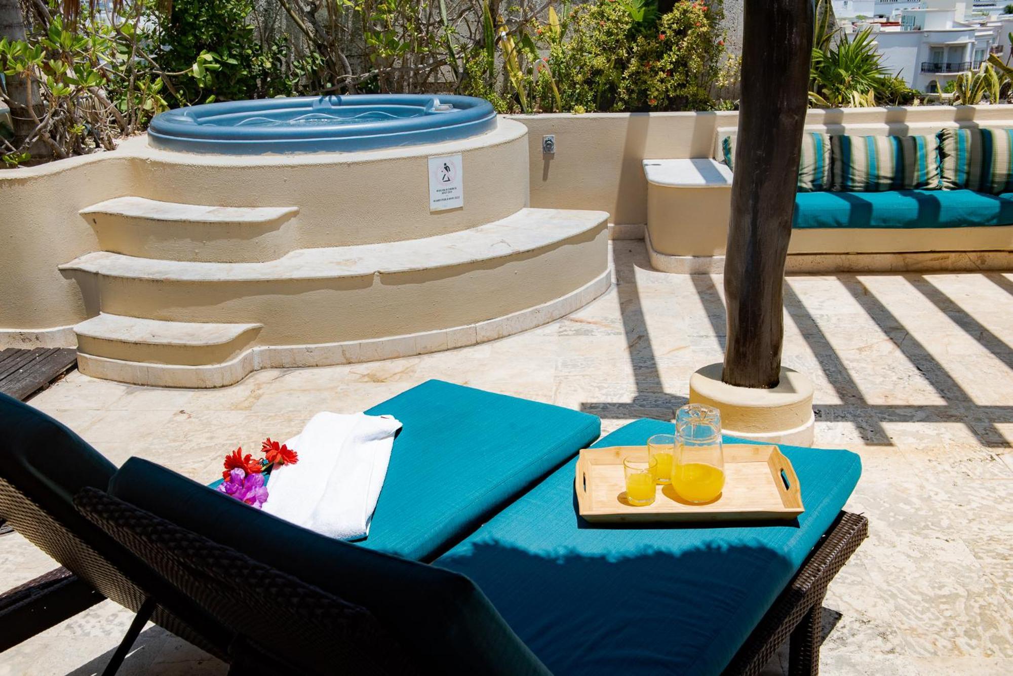 El Taj Oceanfront And Beachside Hotel 4*