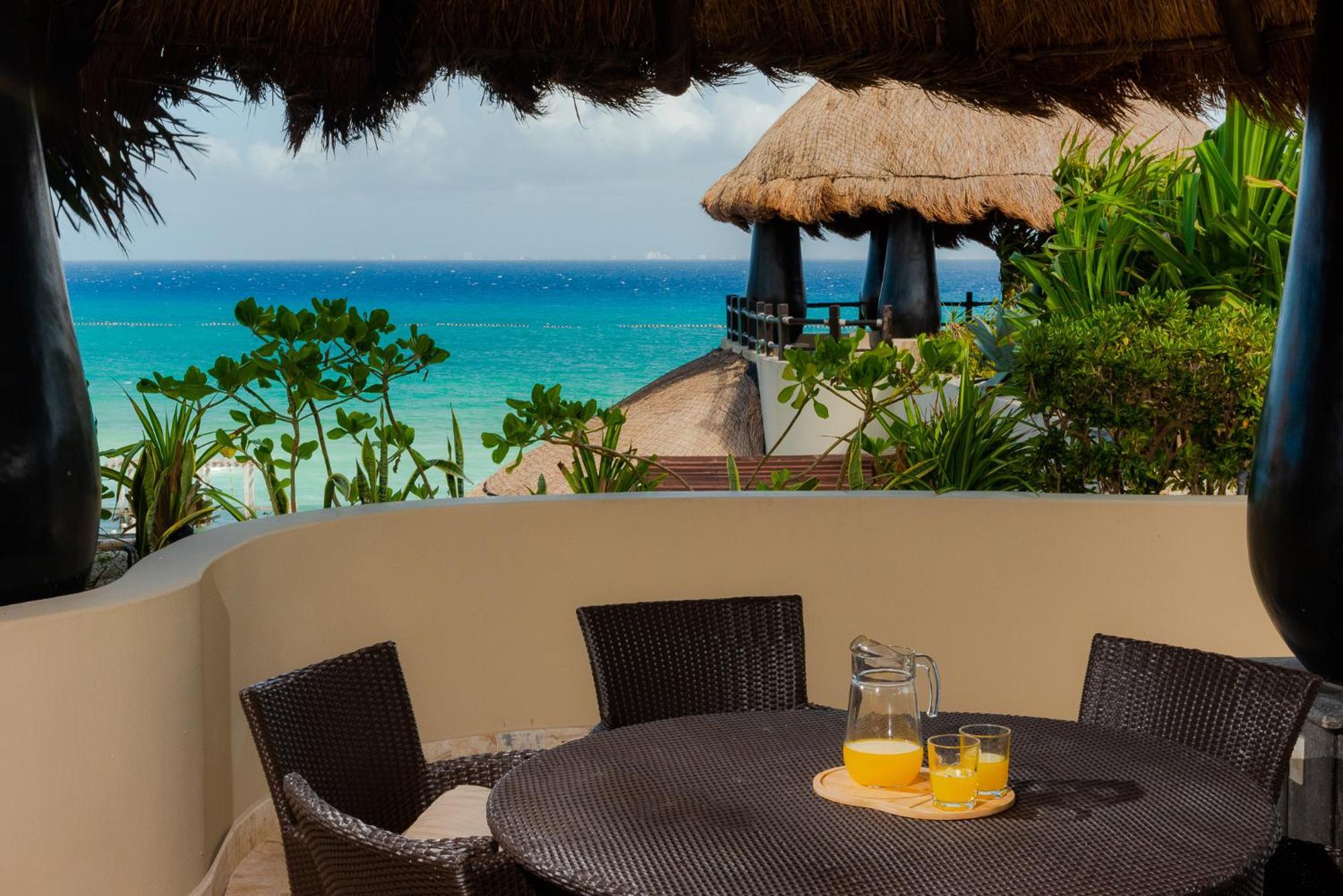 El Taj Oceanfront And Beachside Playa del Carmen