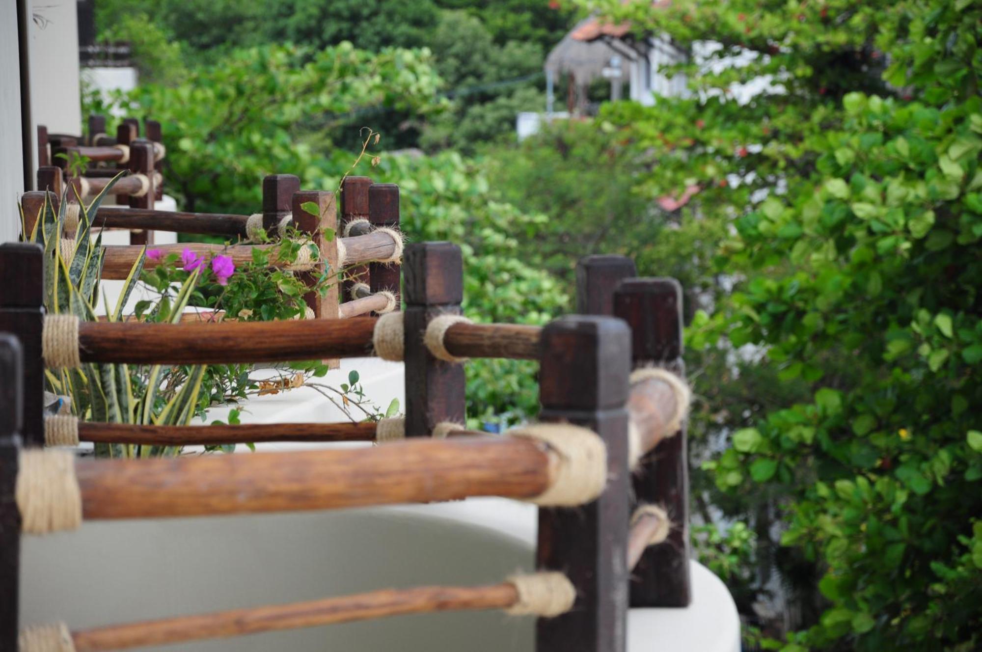 El Taj Oceanfront And Beachside 4*