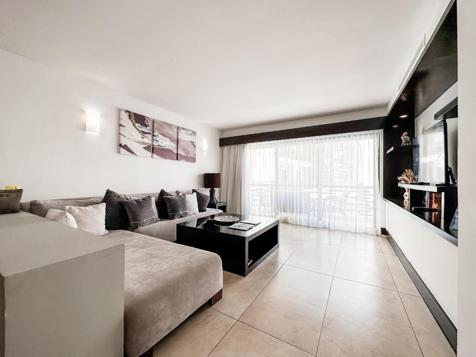 At 1124 Two Bed Reflecting Pool View Close Beach Apartment Playa del Carmen