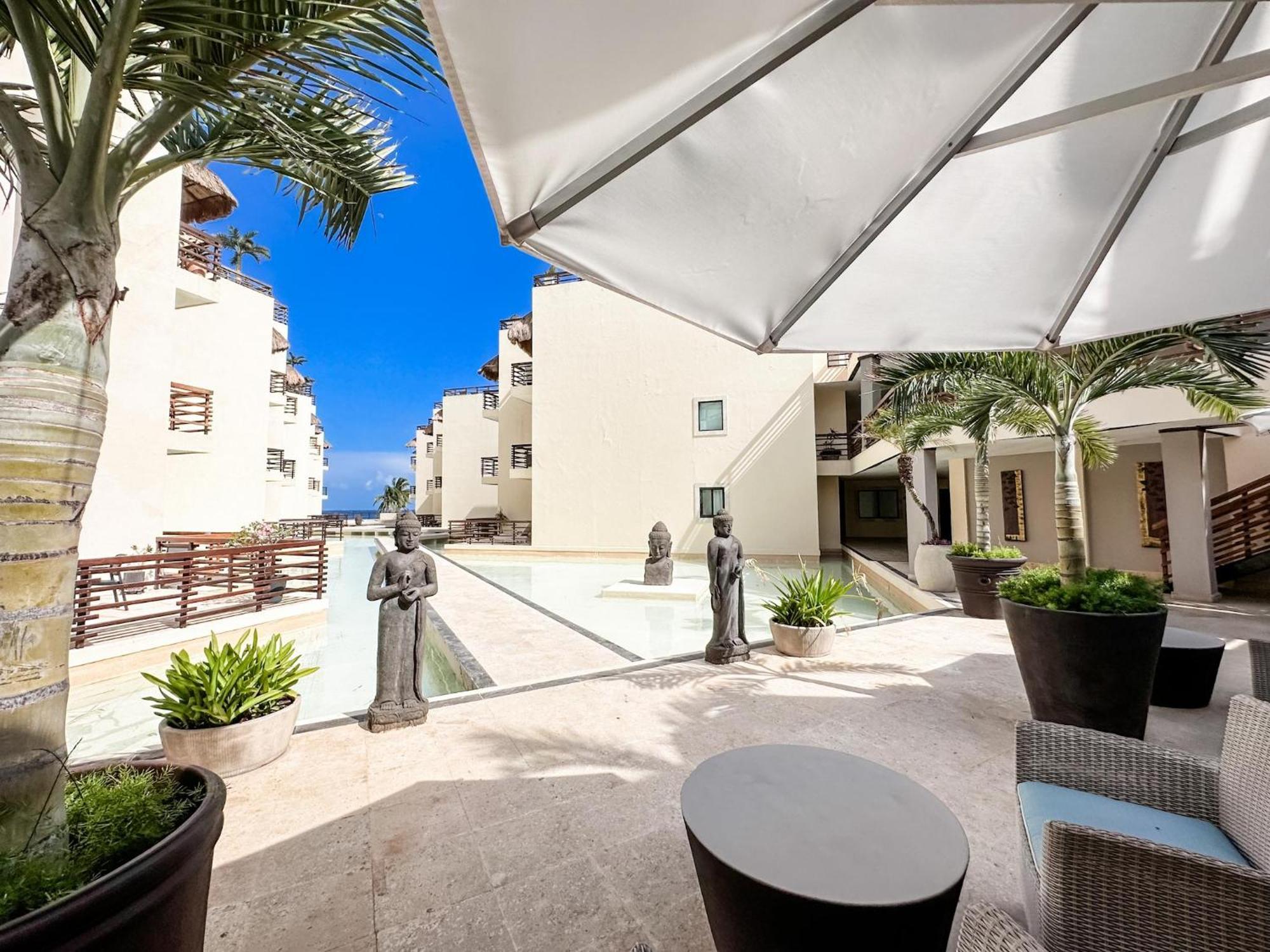 At 1124 Two Bed Reflecting Pool View Close Beach Apartment Playa del Carmen