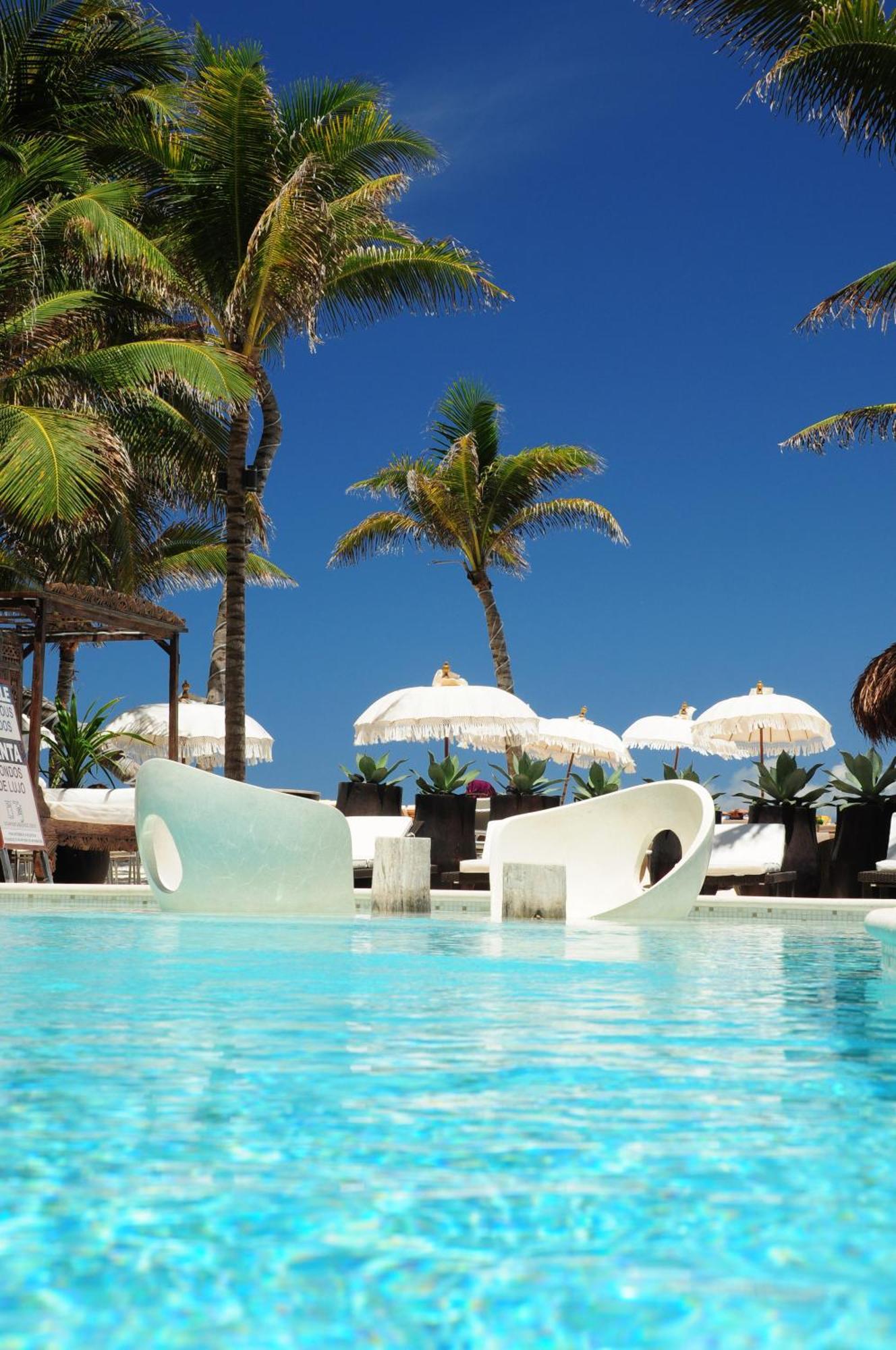 Hotel El Taj Oceanfront And Beachside