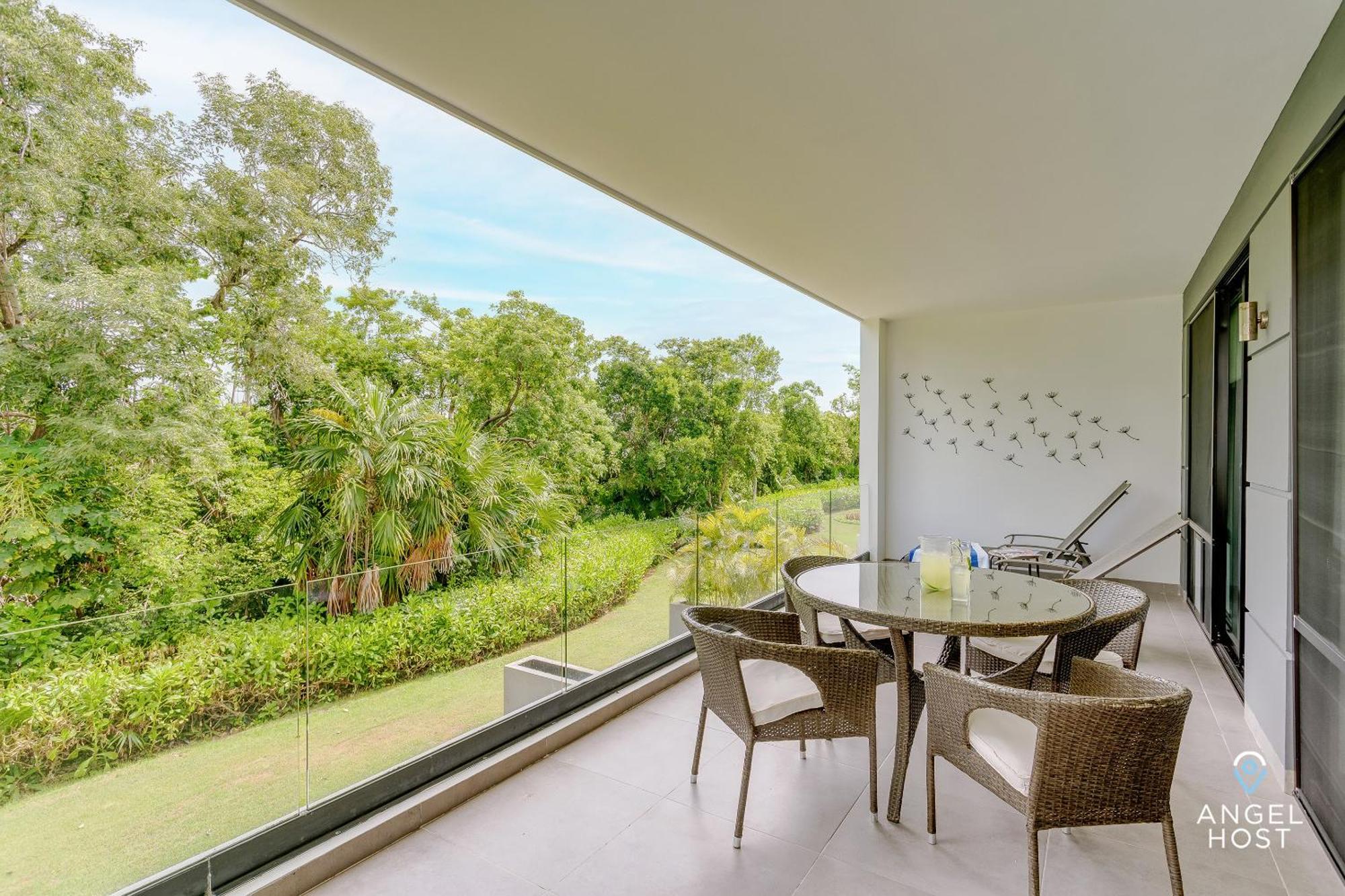Appartement Golfers' Paradise At Nick Price Residences!