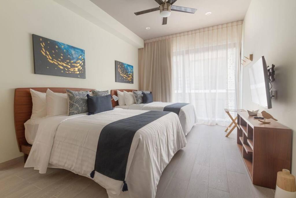 Apartment Amazing 2br Penthouse With Private Rooftop Pool *