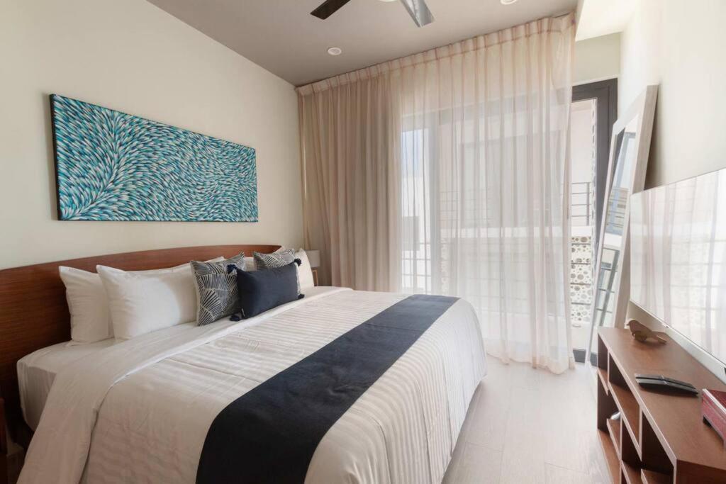 Amazing 2br Penthouse With Private Rooftop Pool