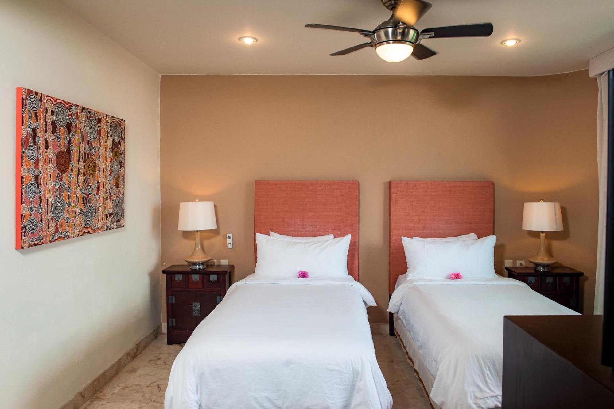 El Taj Oceanfront And Beachside
