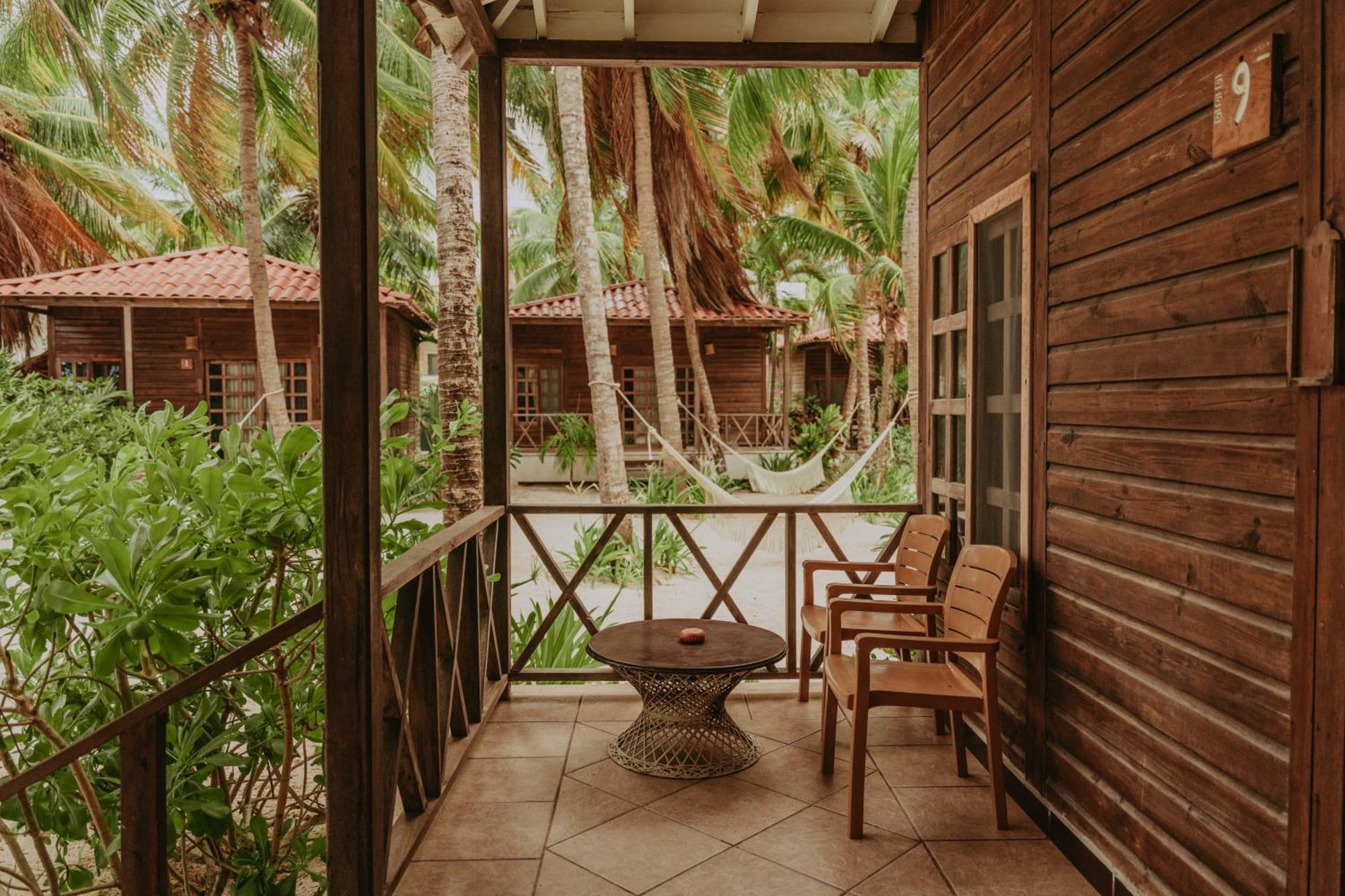 Hotel Petit Lafitte Front &