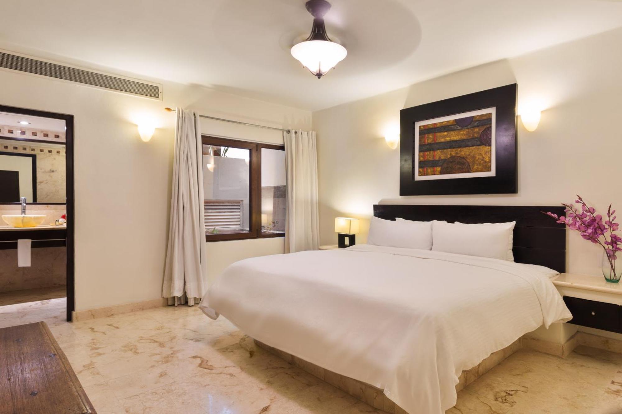 El Taj Oceanfront And Beachside Playa del Carmen