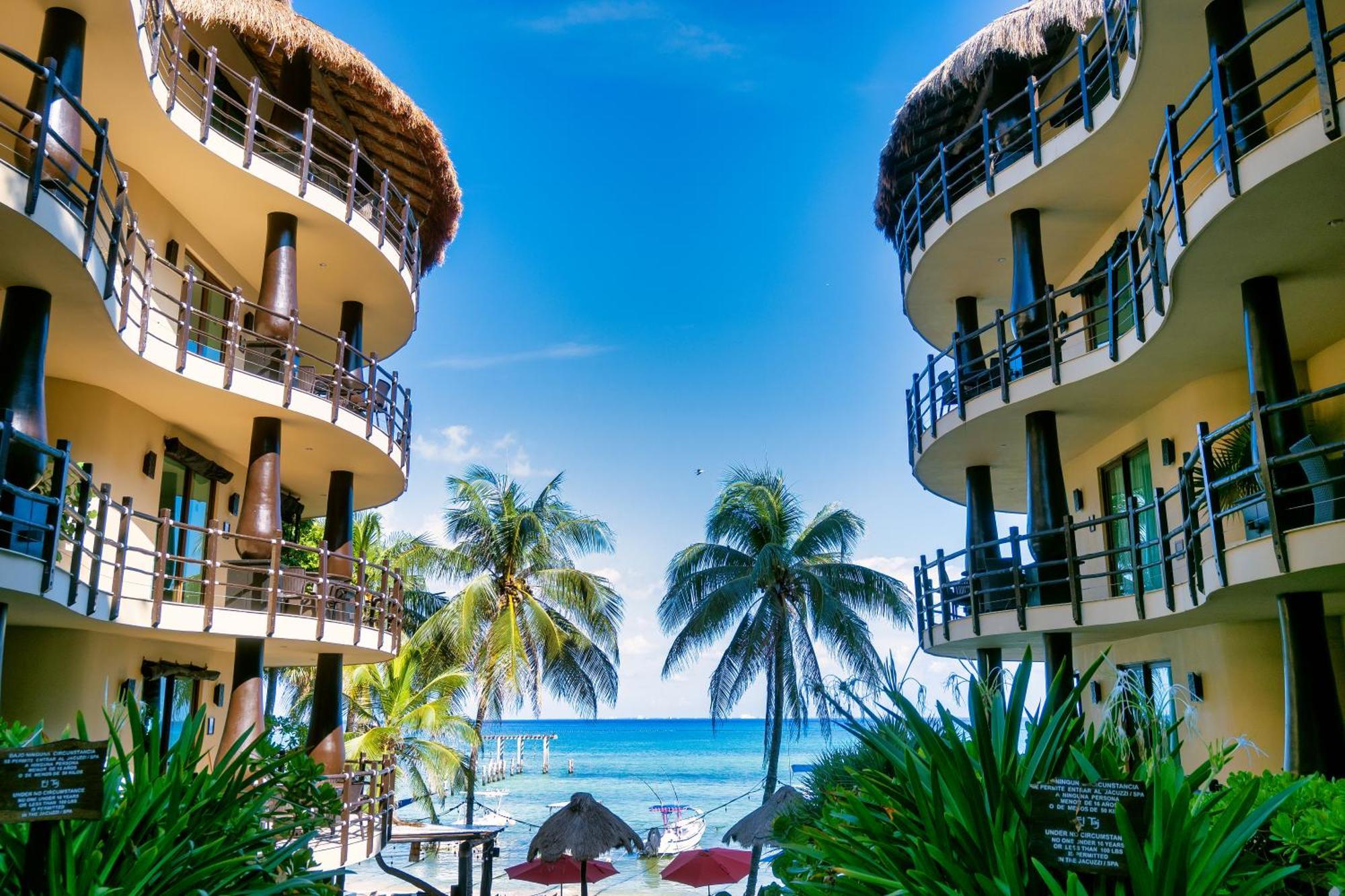 El Taj Oceanfront And Beachside Hotel 4*